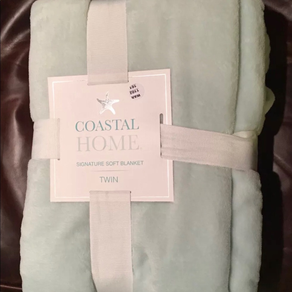 Minty Aqua Throw Blanket New!